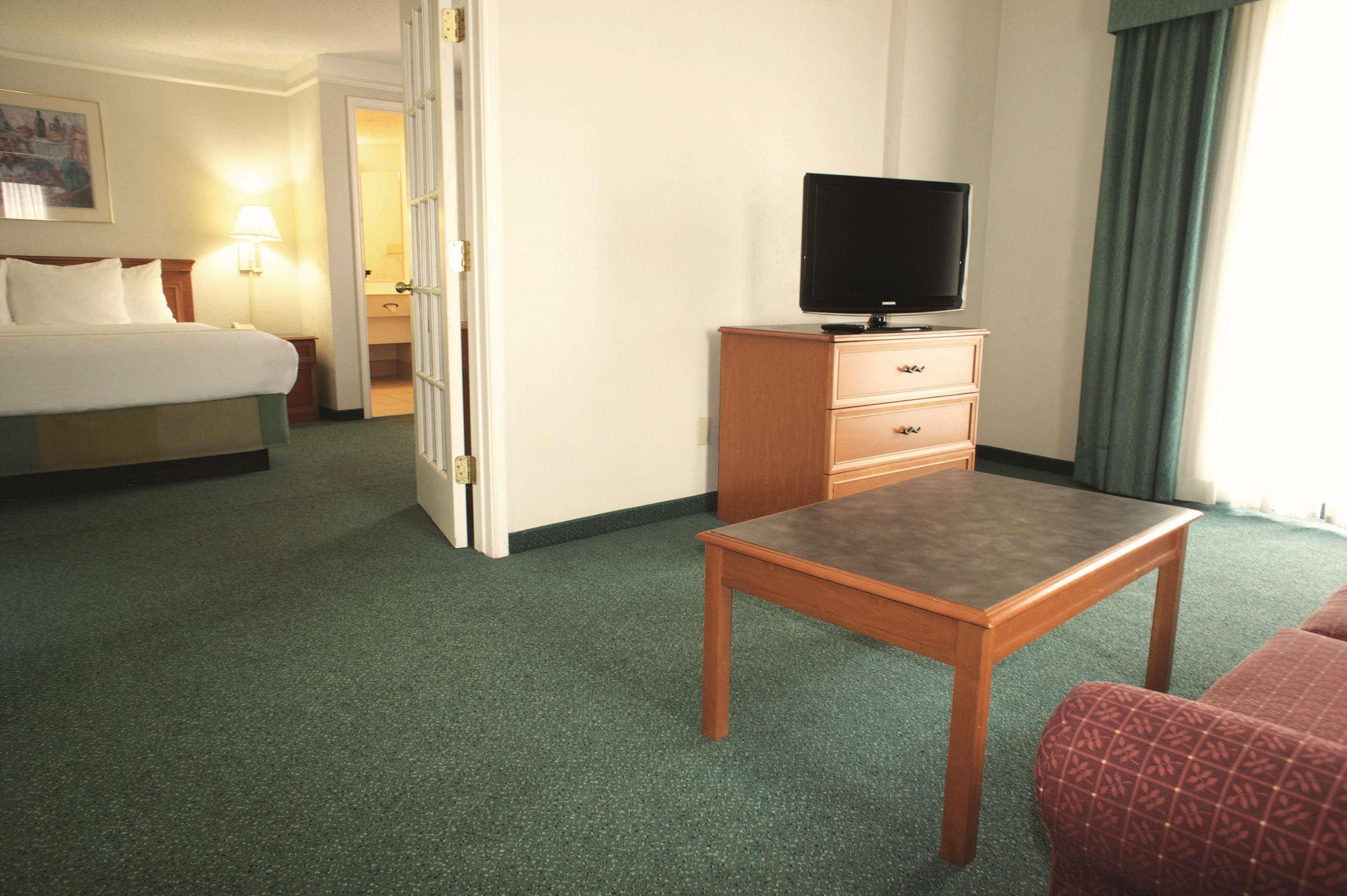La Quinta Inn By Wyndham Columbus Airport Area Luaran gambar