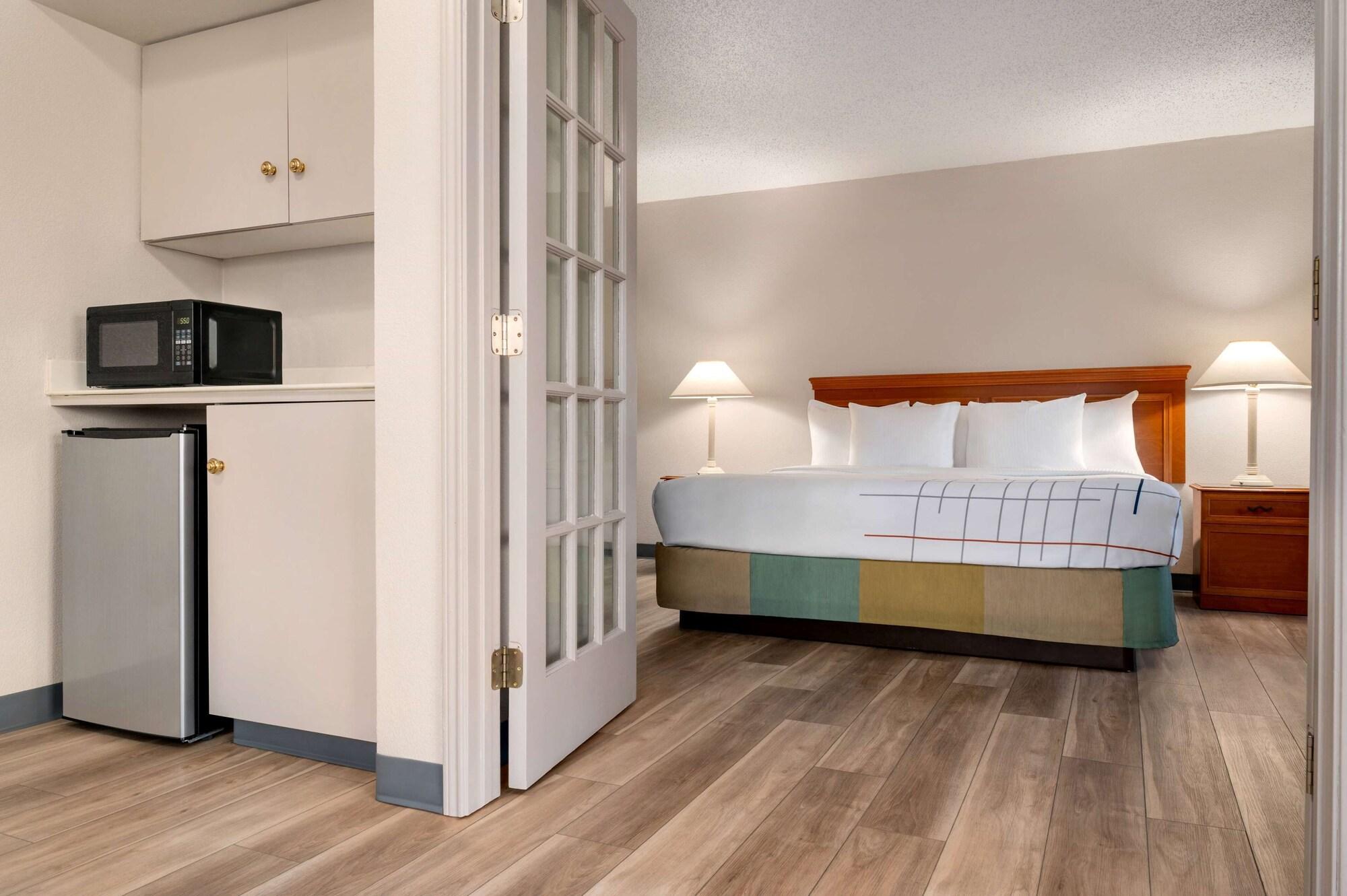 La Quinta Inn By Wyndham Columbus Airport Area Luaran gambar